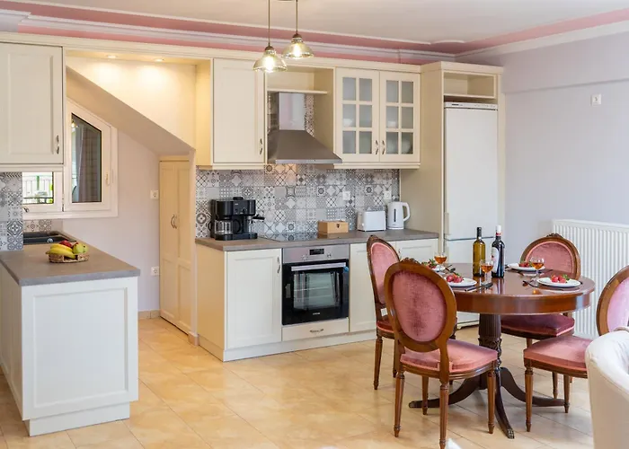 La Casa De Agathi * アルゴストリオン